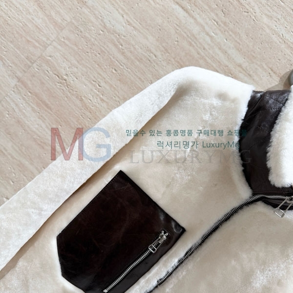  η** þ   LP23345054-31