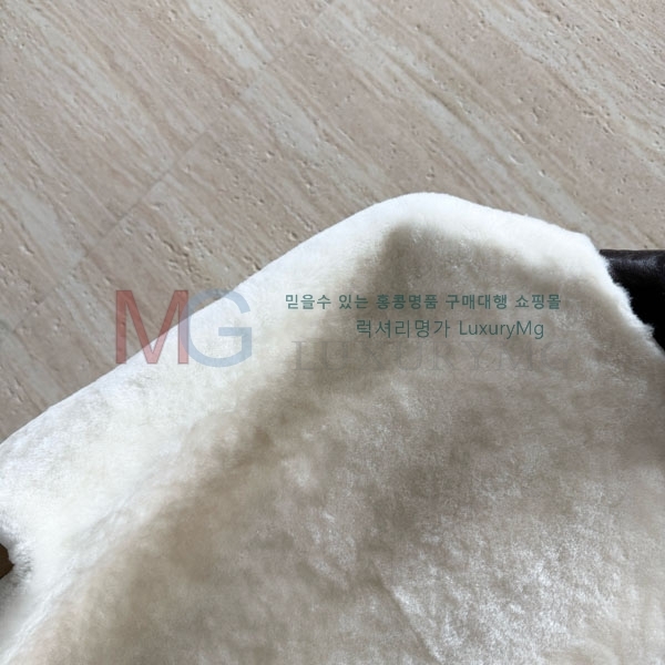  η** þ   LP23345054-31