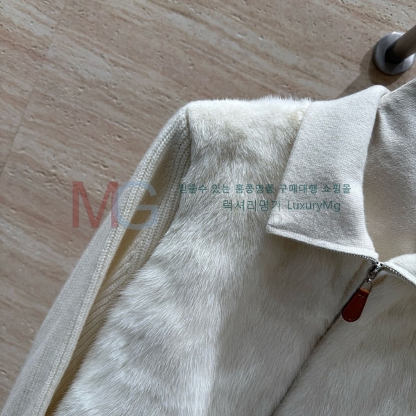  η** þ   LP23345054-11