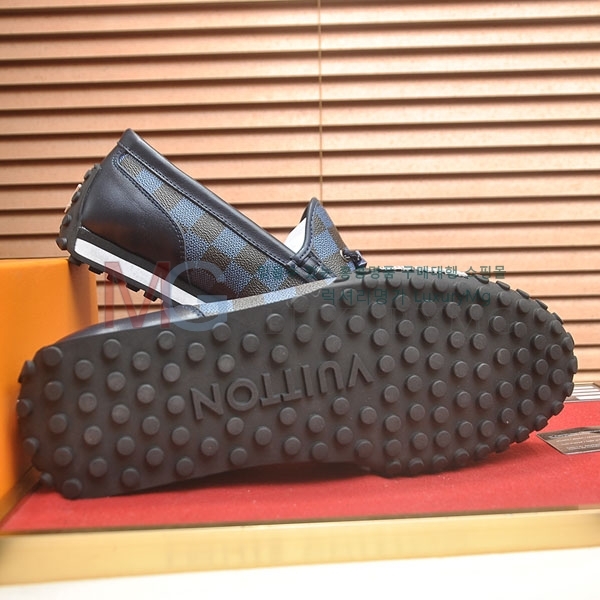  ̺ ĳ־  1LV303667-2