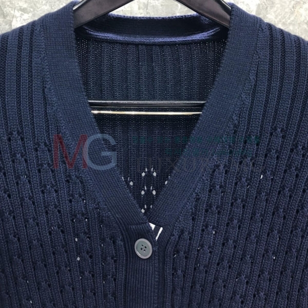 ���� ����� ����� TB099052