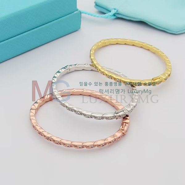 Ƽ�Ĵ� ���� �������� TF524504-1