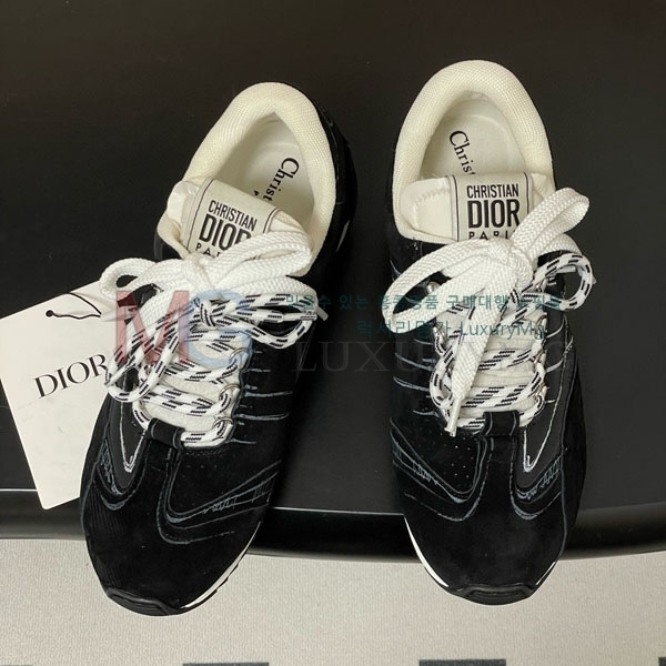 ���� �̿�̿� ����Ŀ�� M1803255