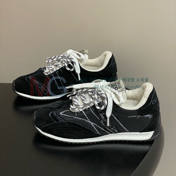 ���� �̿�̿� ����Ŀ�� M1803255