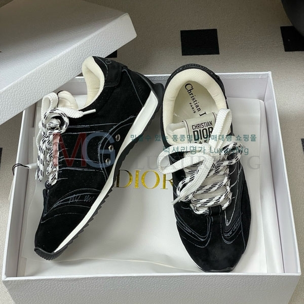 ���� �̿�̿� ����Ŀ�� M1803255