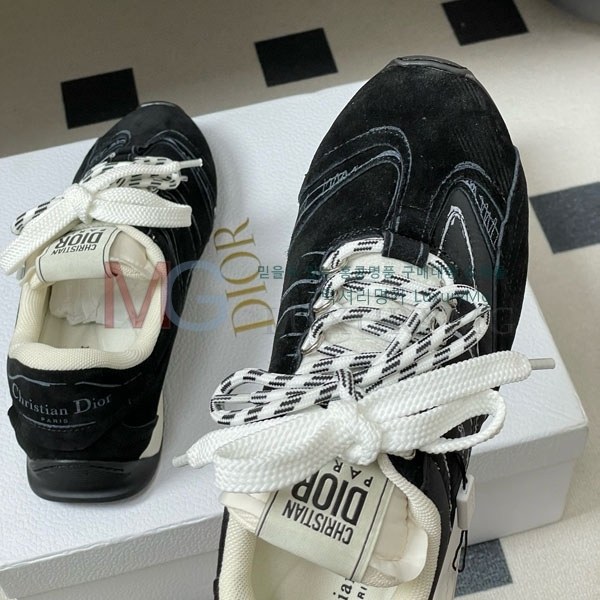 ���� �̿�̿� ����Ŀ�� M1803255