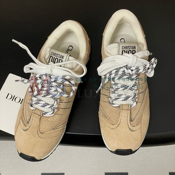 ���� �̿�̿� ����Ŀ�� M1803255-1