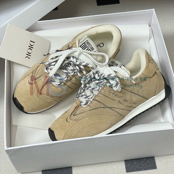 ���� �̿�̿� ����Ŀ�� M1803255-1