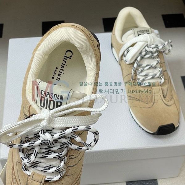 ���� �̿�̿� ����Ŀ�� M1803255-1