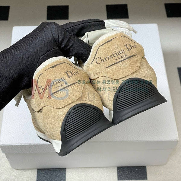 ���� �̿�̿� ����Ŀ�� M1803255-1