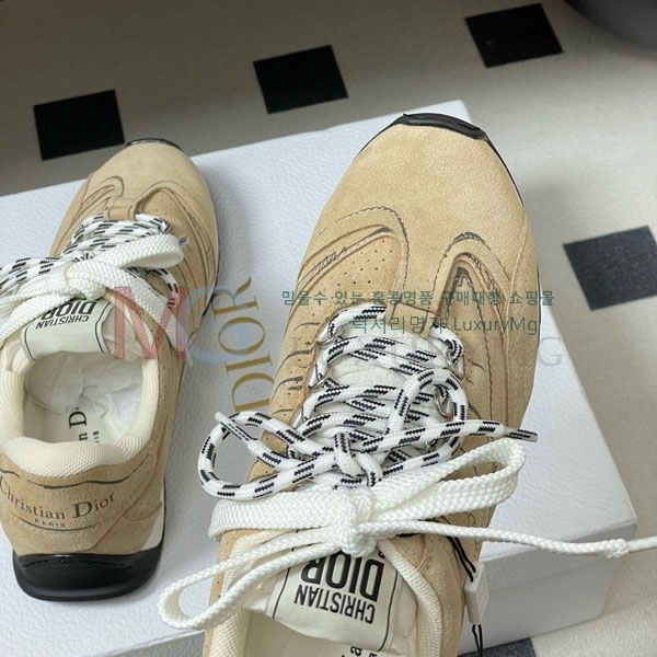 ���� �̿�̿� ����Ŀ�� M1803255-1