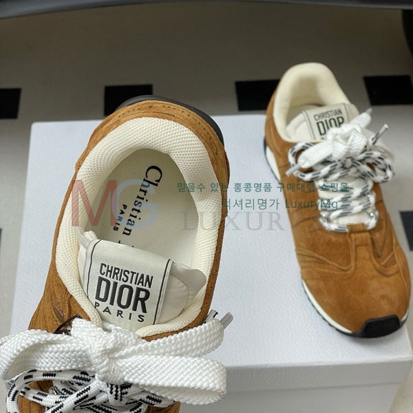 ���� �̿�̿� ����Ŀ�� M1803255-2