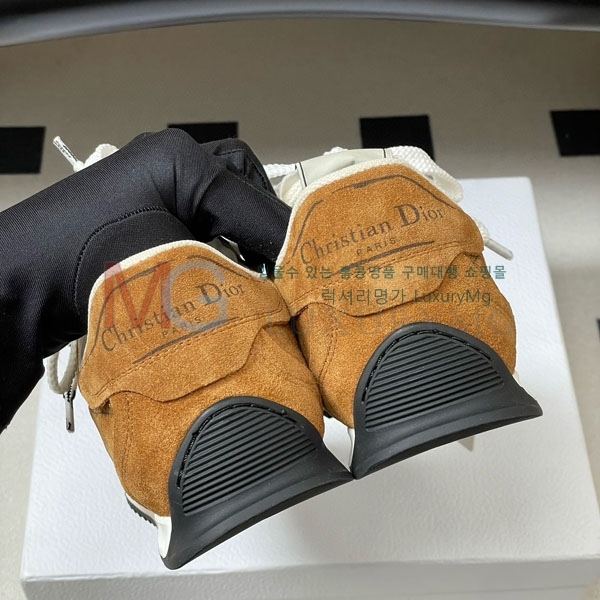 ���� �̿�̿� ����Ŀ�� M1803255-2