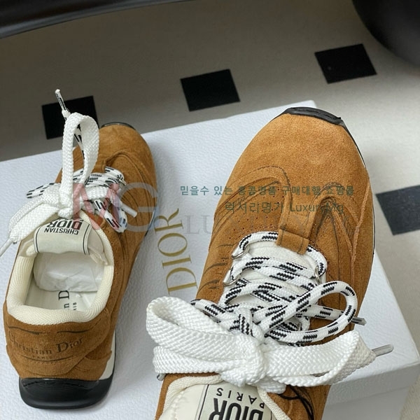 ���� �̿�̿� ����Ŀ�� M1803255-2