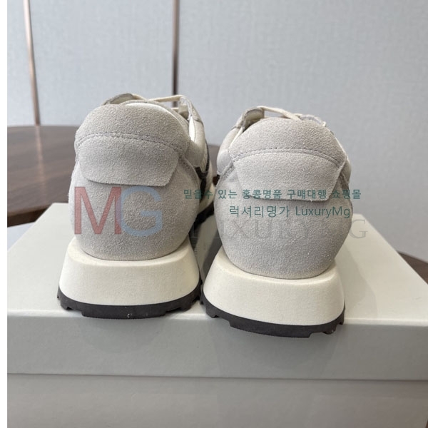 ���� ���ڷ� ��ġ�ڸ� ����Ŀ�� BL559049-4