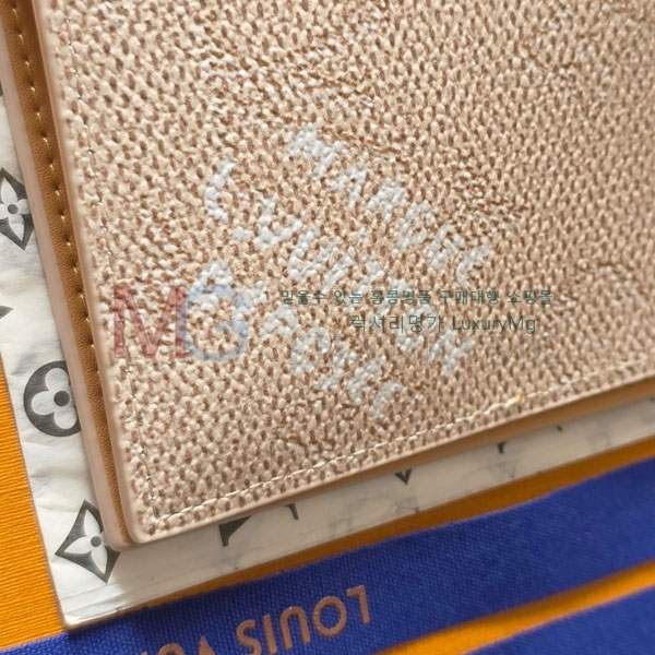 ���̺��� �н���Ʈ Ŀ�� �������� M26831-5