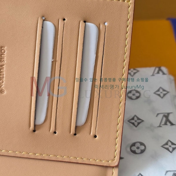 ���̺��� �н���Ʈ Ŀ�� �������� M26831-5