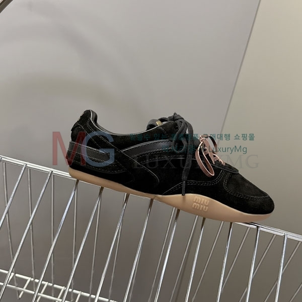 ���� �̿�̿� ����Ŀ�� MI3378924-1