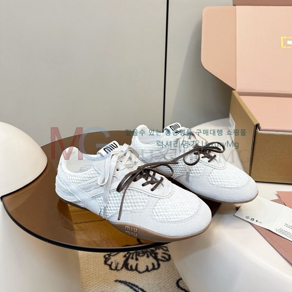 �������� �̿�̿� ����Ŀ�� M5M66011