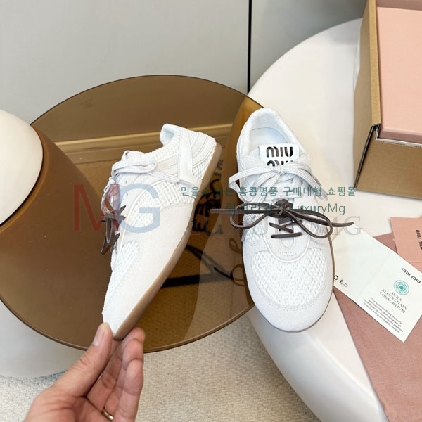 �������� �̿�̿� ����Ŀ�� M5M66011