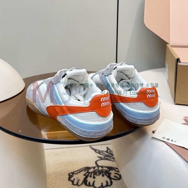 �������� �̿�̿� ����Ŀ�� M5M66011-2