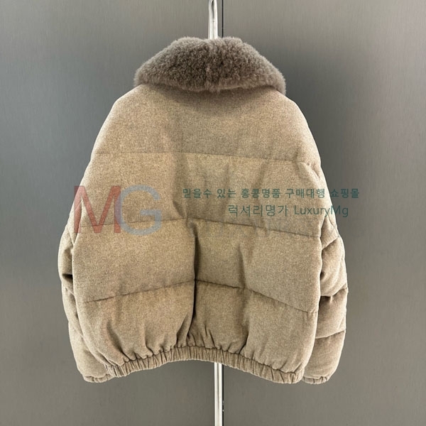 ���� ���ڷ� ��ġ�ڸ� �ٿ� �е� BC52354066-2