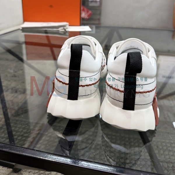 ���� �����޽� ����Ŀ�� HE566301-1