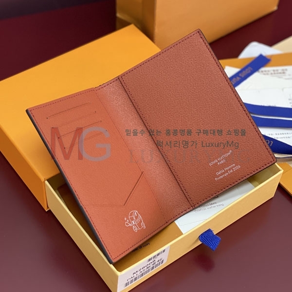 ���̺��� �н���Ʈ Ŀ�� �������� M28008-3