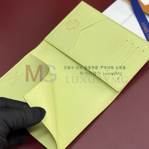 ���̺��� �н���Ʈ Ŀ�� �������� M28281-1