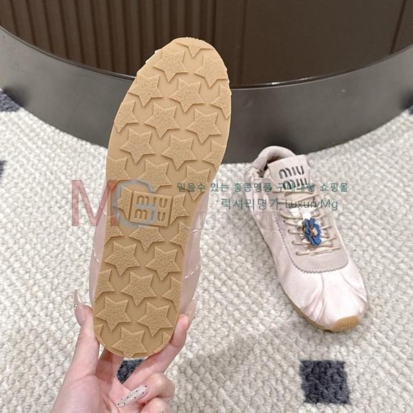 ���� �̿�̿� ����Ŀ�� MI528193-4