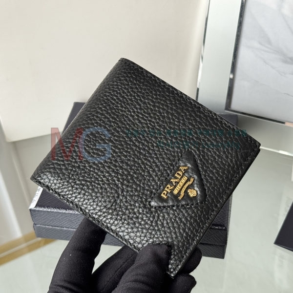 ����� ������ 2M0513-53