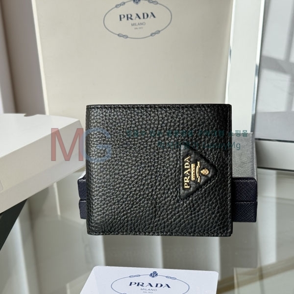 ����� ������ 2M0513-53