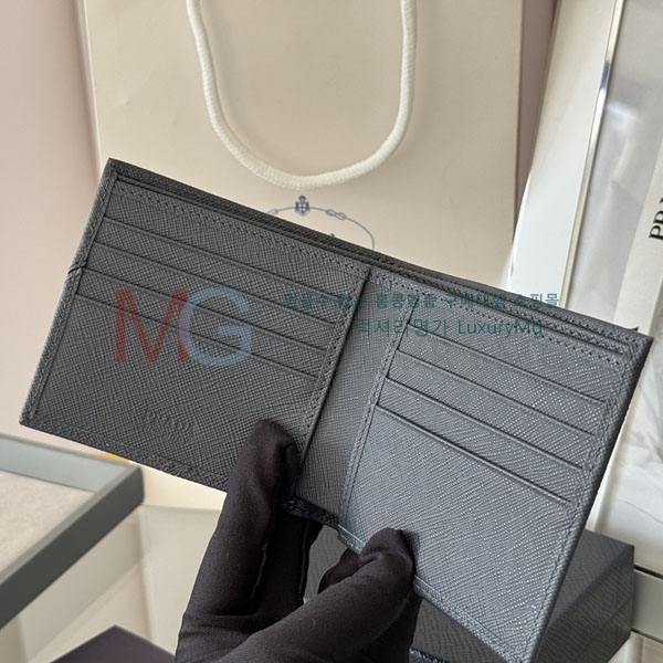 ����� ������ 2M0513-305