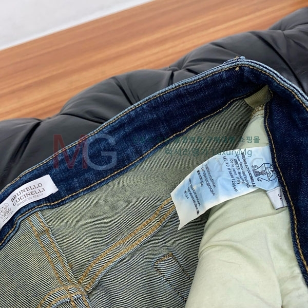 ���� ���ڷ� ��ġ�ڸ� û���� BC256728