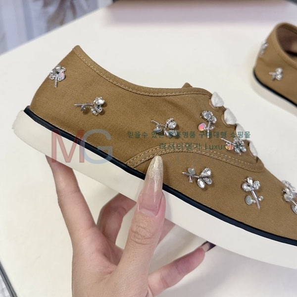 ���� �̿�̿� ����Ŀ�� 2M559044