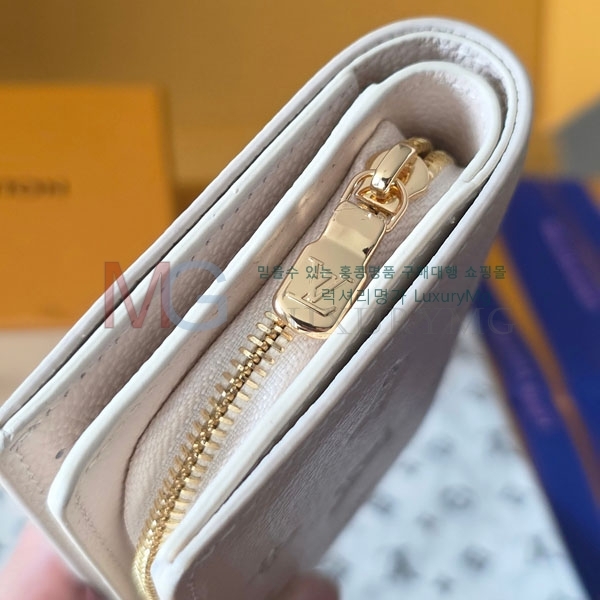 ���̺��� Ŭ���� ���� M28275-1