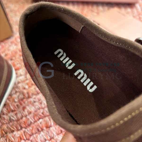 ���� �̿�̿� ����Ŀ�� MIU08991-2