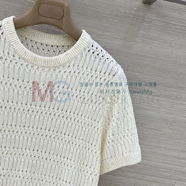 ���� ���ڷ� ��ġ�ڸ� ���� Ƽ���� BC1567032-8