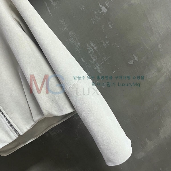 ���� �ο��� �簡�� ���� LOW244502-17