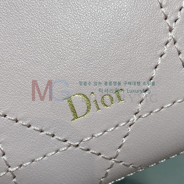 ��� �̴� ����Ƽ�� D565001-6