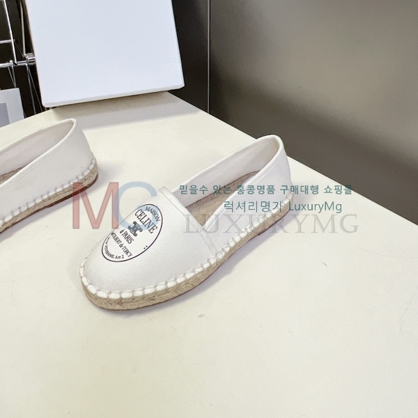 ������ �����ĵ� �÷����� SS477809-1
