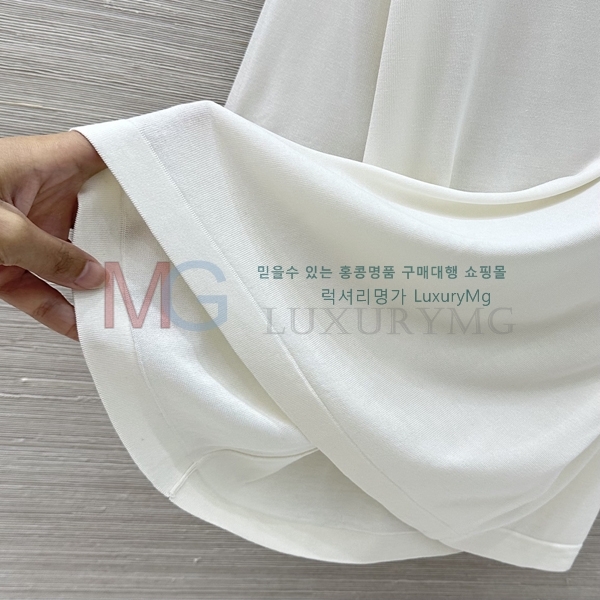 ���� ���ڷ� ��ġ�ڸ� ���� Ƽ���� BC5443780-1