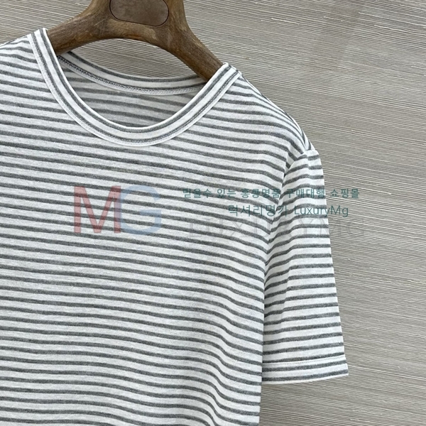 ���� ���ڷ� ��ġ�ڸ� ���� Ƽ���� BC23053-11