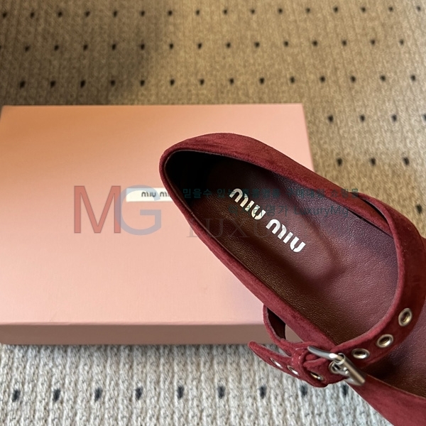 ���� �̿�̿� �÷����� MIU00652-2