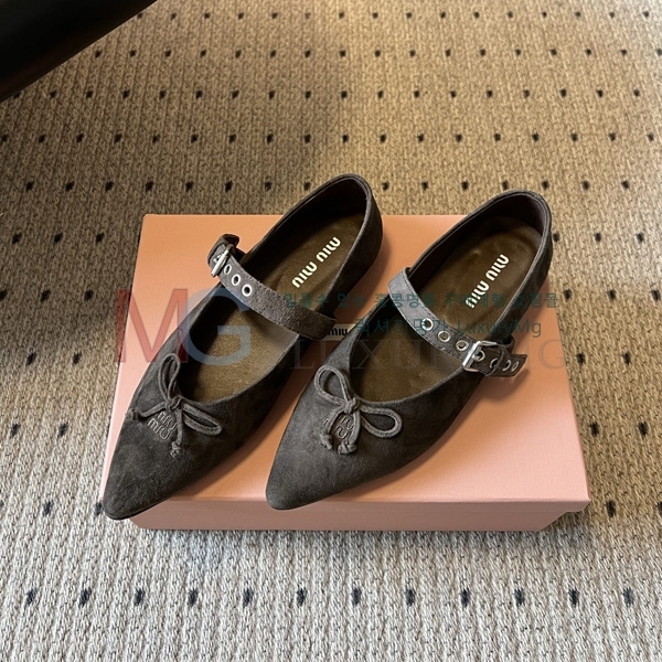 ���� �̿�̿� �÷����� MIU00652-2