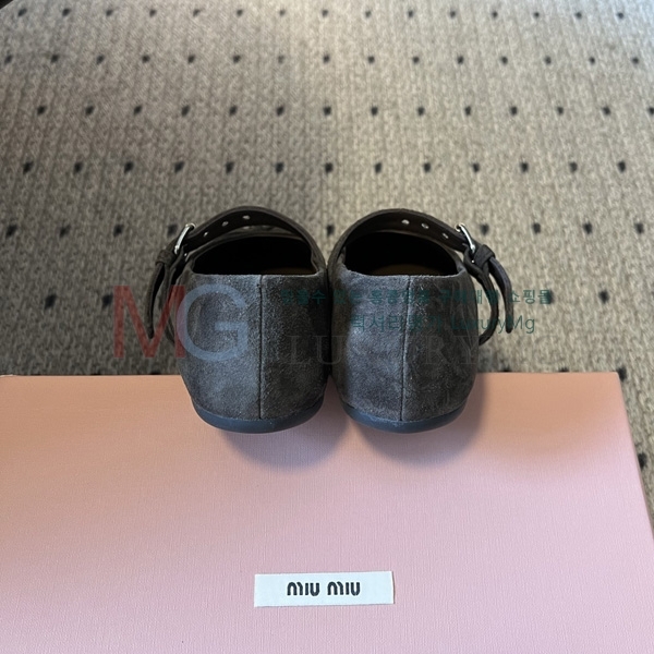 ���� �̿�̿� �÷����� MIU00652-2