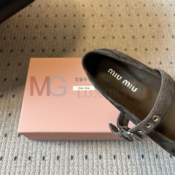 ���� �̿�̿� �÷����� MIU00652-2